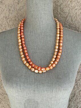 VTG Avon Long Faux Baroque Freshwater Pearl Strand Necklace In Peach & Cream